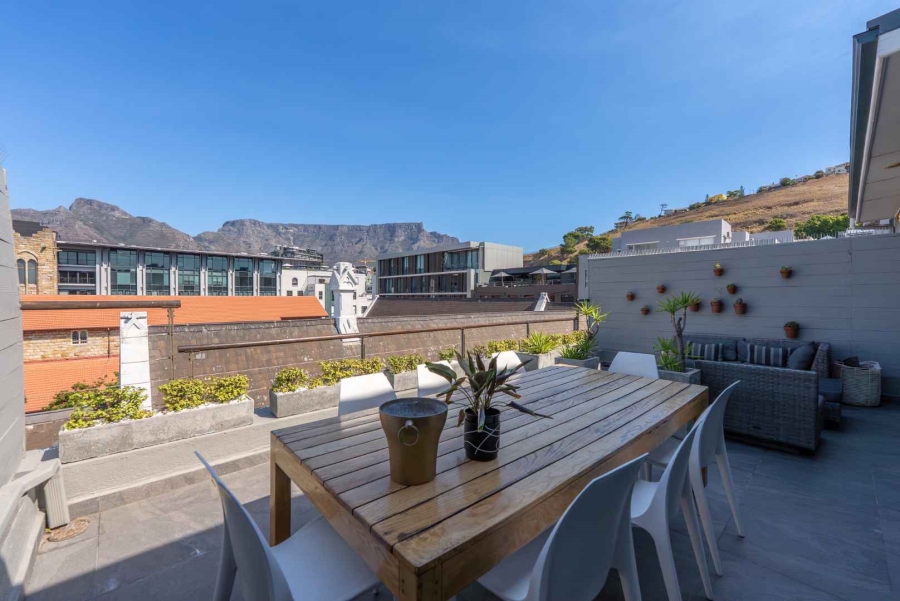 2 Bedroom Property for Sale in Green Point Western Cape